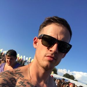 Meet your Posher, Carl